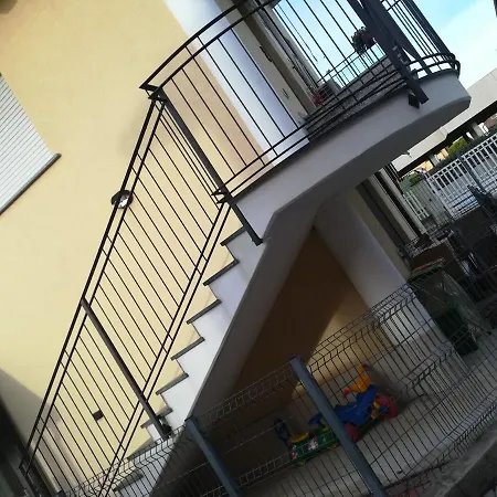 Vakantiehuis Yellow House Cir 12040 Cassano Magnago